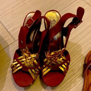 Comfy and stylish wedges